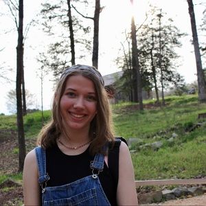 Meet your Posher, Genevieve